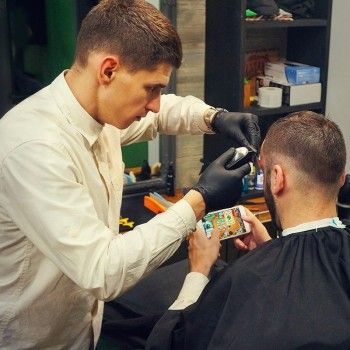 мужская стрижка, барбершоп, оформление бровей, наращивание ресниц