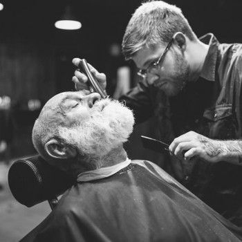 Чоловіча стрижка барбершоп оформлення брів, фото -  Firm