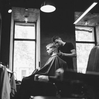 Чоловіча стрижка барбершоп оформлення брів, фото -  Firm