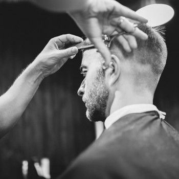 Чоловіча стрижка барбершоп оформлення брів, фото -  Firm