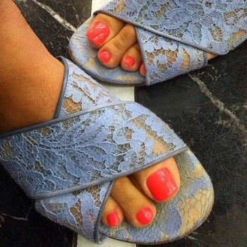 Женский педикюр Calluz, Lutticke, Gehwol, KART
                    Салон красоты Alto Senso Киев