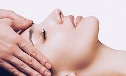 Омолаживающий индийский массаж лица Центр аюрведы Health Ayurveda Spa Киев