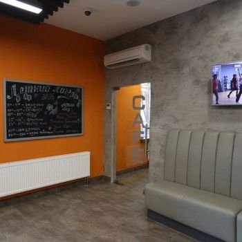 оформление бровей, наращивание ресниц