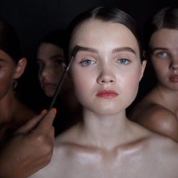 Вечерний макияж
                    Салон красоты Erteqoob Київ