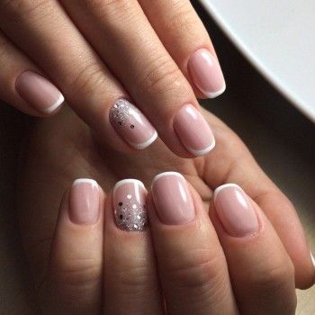 Наращивание ногтей френч
                    Салон маникюра Lem Glam Киев