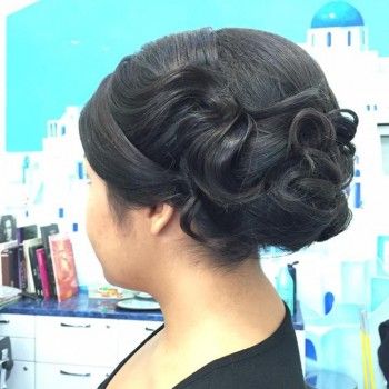 Прическа «Выпускница»
                    Салон красоты Santorini Одесса