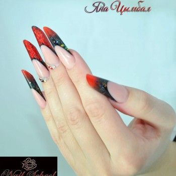 Растяжка аэрографом
                    Нігтьова студія Yana Tsymbal Nails Studio Київ