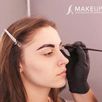 Коррекция и окрашивание бровей
                    Салон краси A-priori Одеса